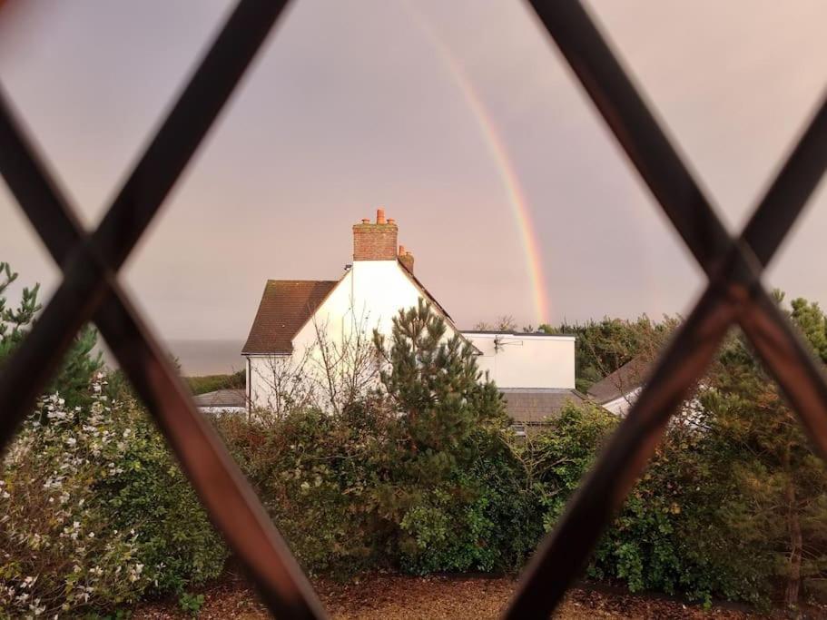 Spacious Detached Home With Beautiful Seaviews, Sleeps 6 Trimingham Exteriér fotografie