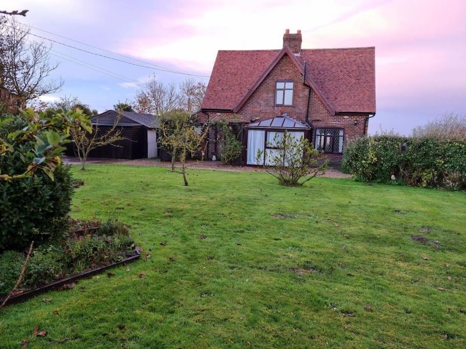 Spacious Detached Home With Beautiful Seaviews, Sleeps 6 Trimingham Exteriér fotografie