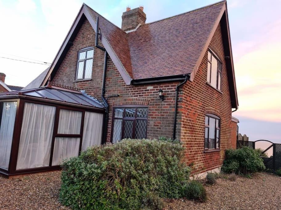 Spacious Detached Home With Beautiful Seaviews, Sleeps 6 Trimingham Exteriér fotografie